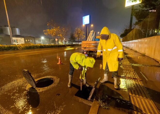 İzmir’de Yağışlar Nedeniyle Büyükşehir Belediyesi Çalışmalara Başladı